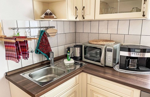 Gingst Apartment | Cozy Oceanfront Apartment for Two with Free WiFi & Parking