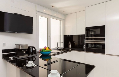 Peniscola Apartment | Idyllic Apartment with Pool, Ocean View & Modern Amenities