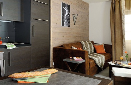 Les Gets Apartment | Ideal Apartment for 8 with Pool, Terrace & Pet-Friendly