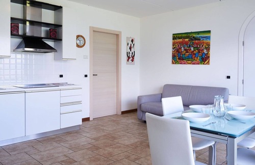 Stazzona Apartment | Inviting Apartment for 4 with Lake View and Free WIFI