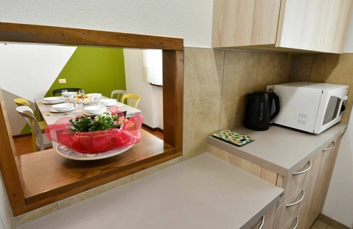 Grosotto Apartment | Spacious Apartment for 8 with Terrace, Pet-Friendly & Parking