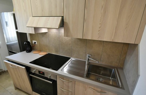 Grosotto Apartment | Spacious Apartment for 8 with Terrace, Pet-Friendly & Parking