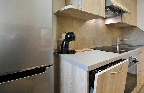 Grosotto Apartment | Spacious Apartment for 8 with Terrace, Pet-Friendly & Parking