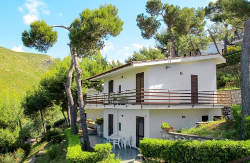 Sperlonga Apartment | ```html
Relaxing Apartment for 4 with Pool, A/C & Pet Friendly
```