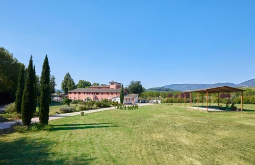 San Brizio Apartment | Cozy Apartment for 5 with Pool & Pet Friendly near Spoleto