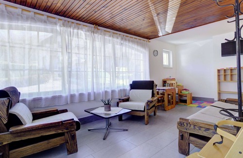 Bohinjska Bistrica Apartment | Comfortable Apartment for 5 with Balcony and Lake View