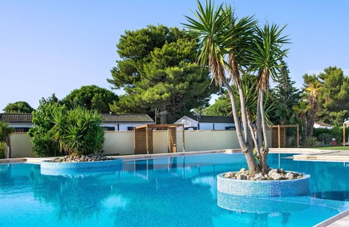 Les Cabanes de Fleury House | Relaxing Villa Apartment for 6 with Pool and Ocean View