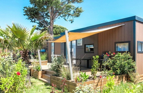 Les Cabanes de Fleury House | Relaxing Villa Apartment for 6 with Pool and Ocean View