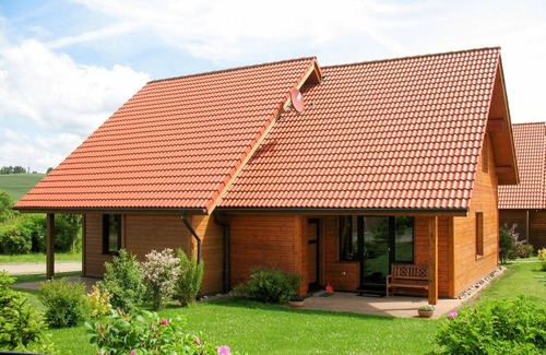 Hasselfelde House | Cozy Villa Apartment for 4 with Lake View and WiFi