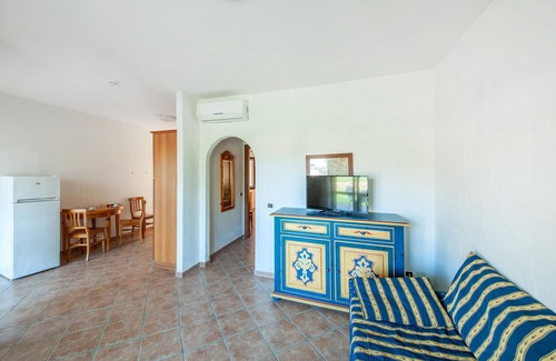 Golfo di Marinella Apartment | Relaxing Apartment with Terrace and Ocean View Near the Sea