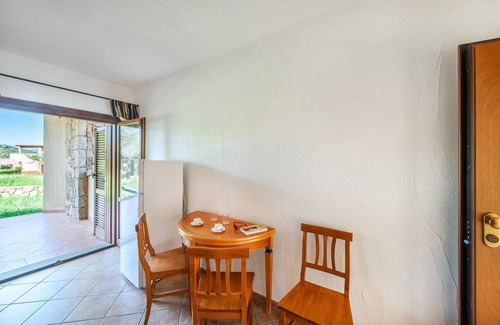 Golfo di Marinella Apartment | Relaxing Apartment with Terrace and Ocean View Near the Sea