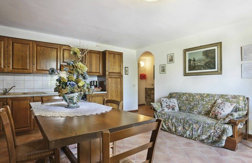 Terricciola House | Inviting Villa Apartment for 4 with Pool and Pet-Friendly Perks