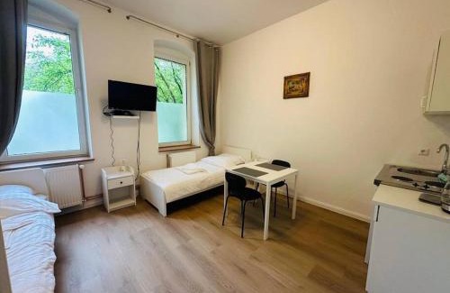 Weissensee Apartment | Charming Family Retreat in Berlin with Great Amenities