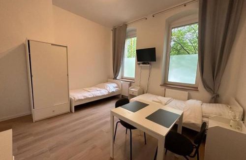Weissensee Apartment | Charming Family Retreat in Berlin with Great Amenities
