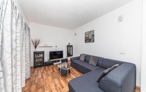 Blizna Donja Apartment | Elegant Apartment in Blizna Donja with Pool and Kitchen