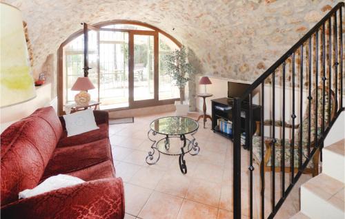 Porcio Apartment | Cozy Apartment in Castagniers with Kitchen & Pet-Friendly