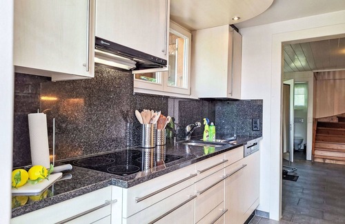 Niederried bei Interlaken House | Lovely apartment in villa for 4 people with WIFI, TV, balcony and panoramic view