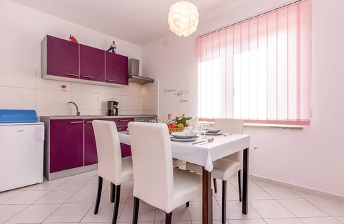 Gostinjac Apartment | Convenient Stay in the Charming Village of Gostinjac