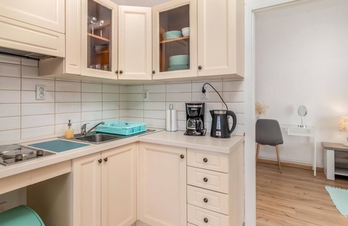 Klanfari Apartment | Oceanfront 1 Bedroom Retreat in Scenic Dramalj