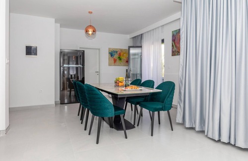 Duboka Apartment | Lovely apartment in Duboka with WiFi