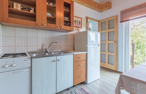 Valbandon Apartment | Exceptional 1 Bedroom Stay in Fazana with Ocean Views