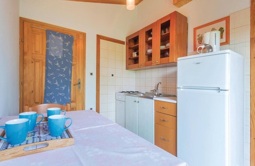 Valbandon Apartment | Exceptional 1 Bedroom Stay in Fazana with Ocean Views