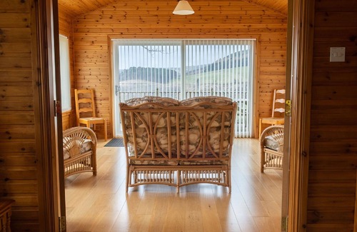 Drumnadrochit House | Cozy Villa Apartment for 6 with WIFI and Panoramic Views
