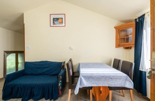 Martinski Apartment | Welcoming Apartment in Martinski with WiFi & Pool Access