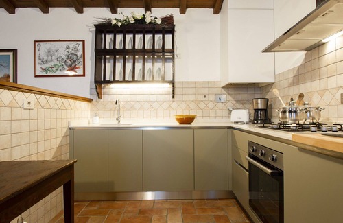 Molazzana Villa | Delightful Villa Apartment for 6 with Pool & Free WiFi