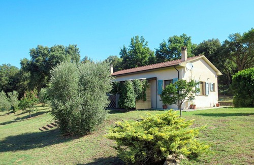 Montorsaio House | Cozy Villa Apartment with Pool, Pets Welcome & WIFI
