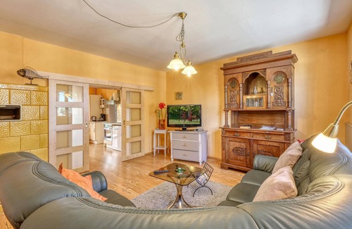Muritz Apartment | Cozy 2-Bedroom Retreat with Lake View in Jabel