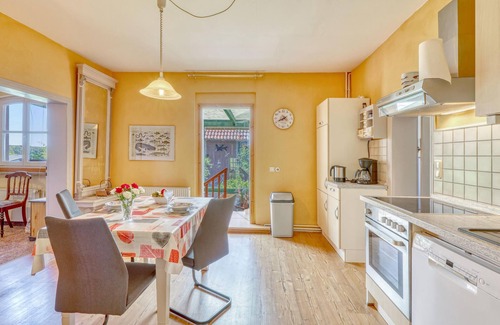 Muritz Apartment | Cozy 2-Bedroom Retreat with Lake View in Jabel