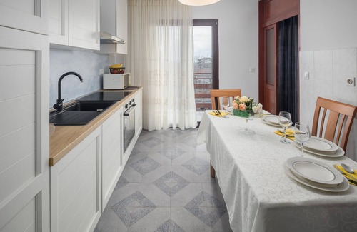 Kastelir Apartment | Enchanting Getaways in Kestilar with Spa & Breakfast