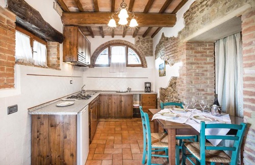 Volterra Apartment | Charming 1 Bedroom Apartment with Pool in Prato Dera Pi