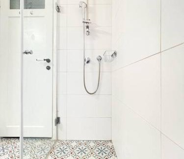 Ra'ananna Apartment | Family-Friendly Apartment in Ra'anana with 9.8 Rating