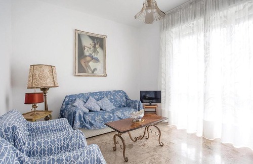 Rapallo Apartment | Inviting Apartment in Rapallo with Kitchen & Family Amenities