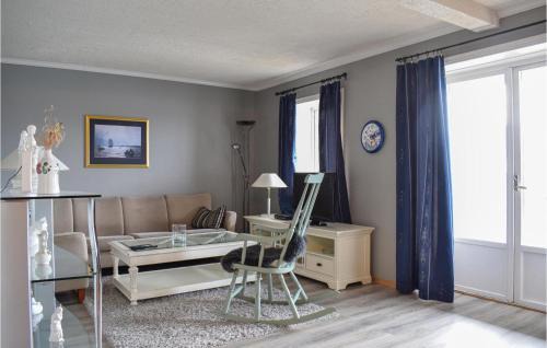 Saeveland Apartment | Family-Friendly Retreat in Svelandsvik: Awesome Apartment Awaits