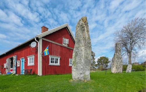 Hallevadsholm House | Lovely Apartment In Hällevadsholm