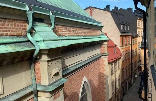 Gamla Stan Apartment | Elegant Apartment in Central Old Town - Guest Rated 9.8