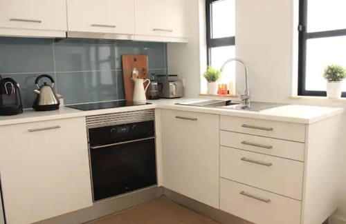 Aveiro Apartment | Premier Apartment in Aveiro's Heart with Spa & Pool