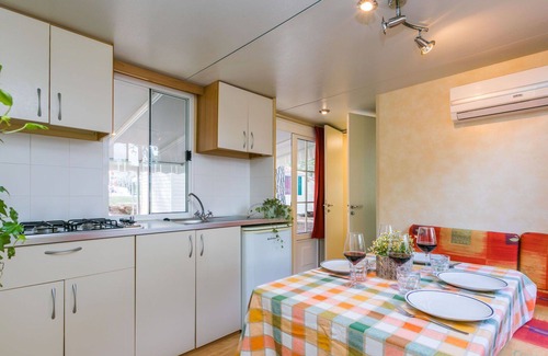 Aquileia House | Inviting Villa Apartment for 6 with Pool and Ocean View