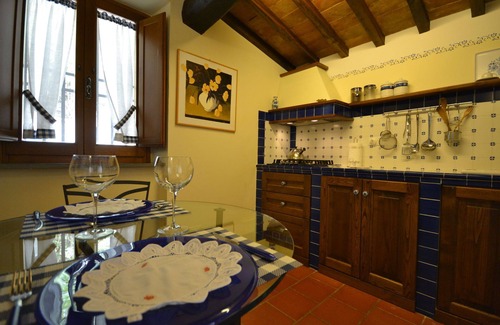 Il Borgo Villa | Cozy Villa Retreat with Hot Tub & Panoramic Views