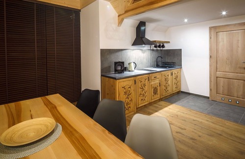 Zakopane House | Lovely apartment in villa for 6 guests with WIFI, TV, terrace, pets allowed and parking