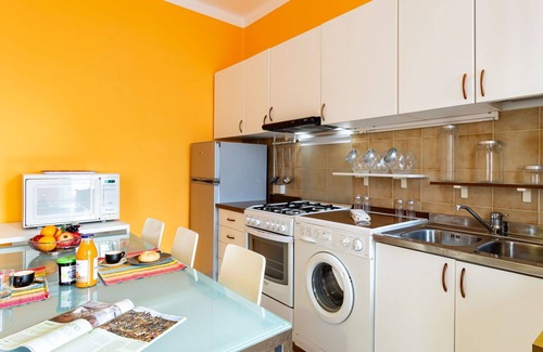 Sala Comacina Apartment | Cozy Apartment for Two with Lake View and Terrace