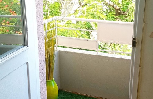 Polana Cimento B Apartment | Cozy Apartment with Kitchen and Breakfast for Family Getaways