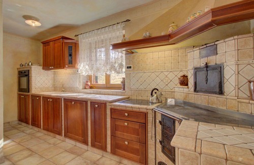 Hrastovlje Apartment | Relaxing Apartment with Private Pool and Panoramic Views