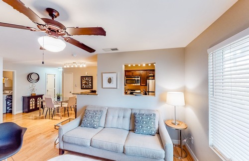 Westfield Condo | Modern Austin Condo Near Downtown with Pool & WiFi Access