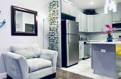 Washington Square West Apartment | Cozy 2BR Apartment with Breakfast in Center City