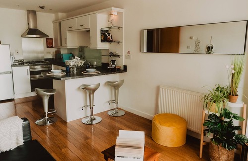 City Centre Glasgow Apartment | Chic Bohemian Apartment in the Heart of City Life