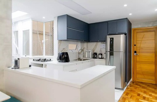 Gloria Apartment | Pet-Friendly Retrofit Apartment in Flamengo with Parking